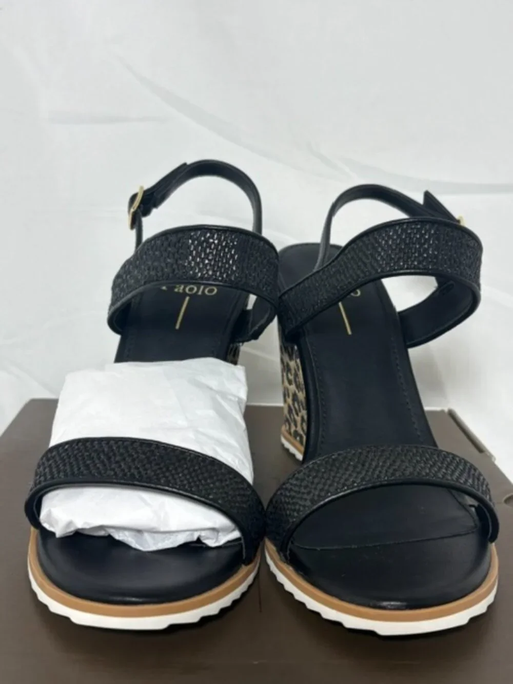 NEW IN BOX-NEVER WORN! Linea Paolo Wedge Sandals / SIZE 8
